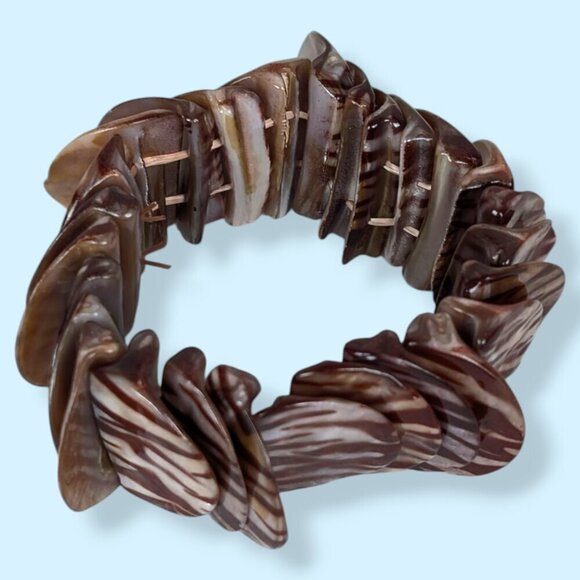 (2/$20) Striped Shell Stretch Bracelet - Picture 3 of 5
